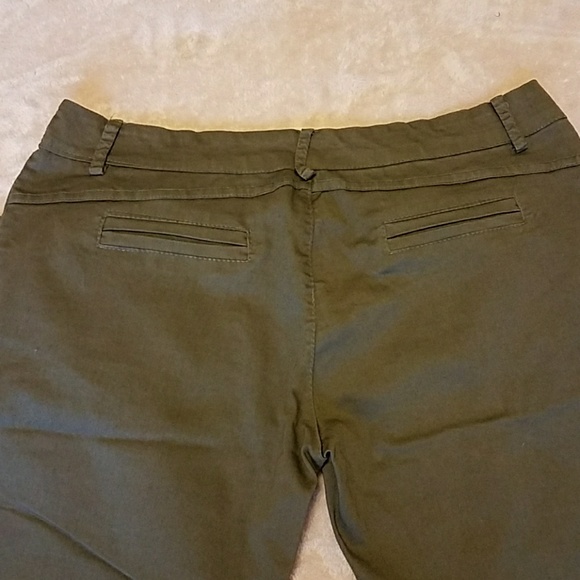 Green pants 💚 - Picture 4 of 6